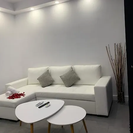 Apartment Paradise *
